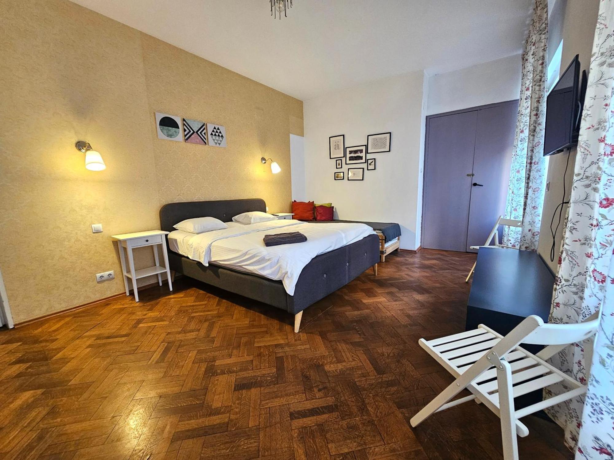 Apartament Color Nicolae Tonitza 11 *